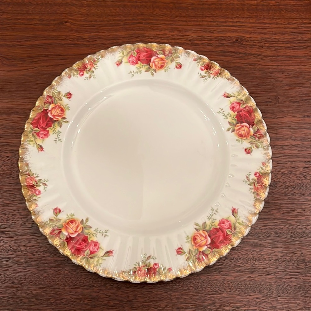Royal Albert Country Rose Serving Plate Bone China from England - Picture 1 of 5